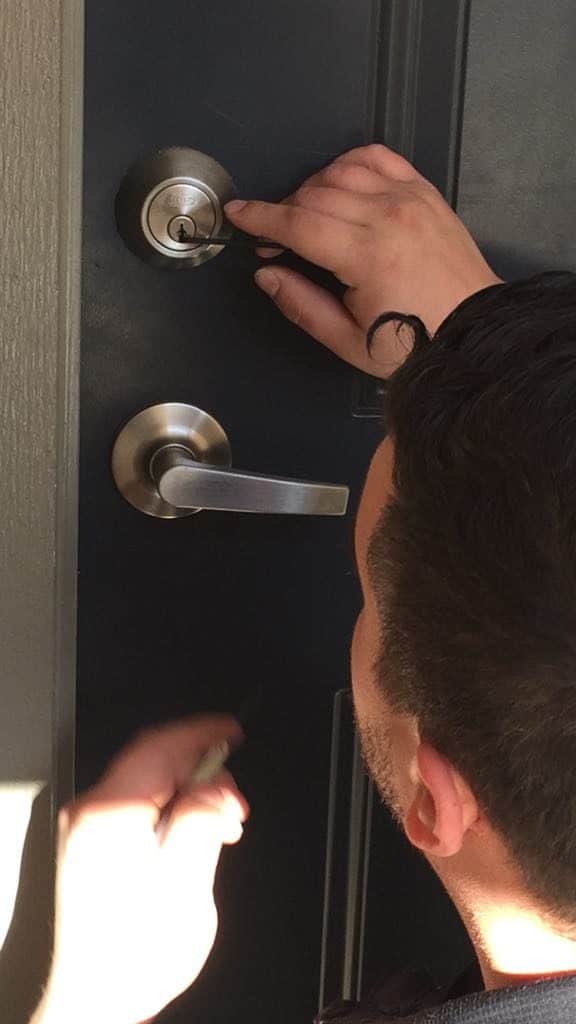Residential door lockout service
